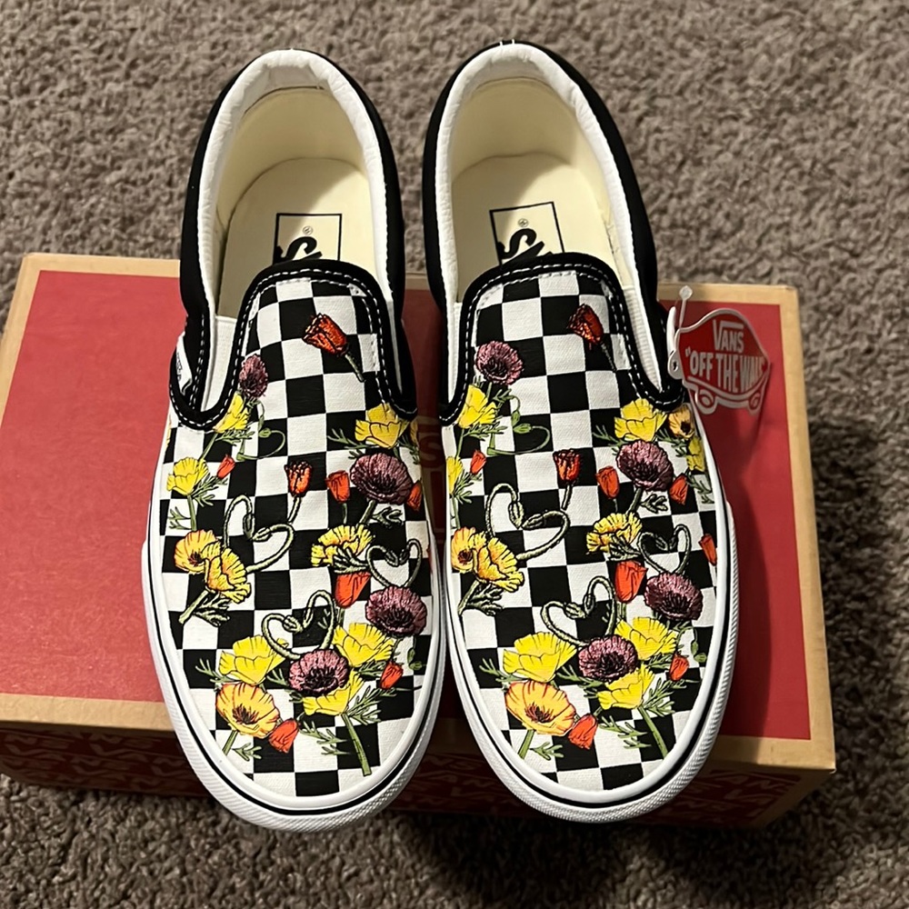 Classic Slip on Vans Women 7.5